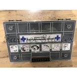 Állategészségügyi készlet – feltöltve fecskendőkkel, stb.