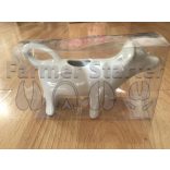 Tehén formájú tejkiöntő