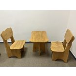 Fa asztalka 2 db kisszékkel gyermekeknek