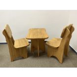 Fa asztalka 2 db kisszékkel gyermekeknek